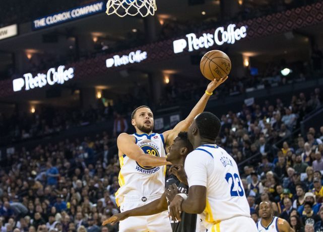 NBA季后赛：马刺vs雷霆鏖战至第七场